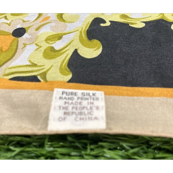 Triangle Vintage Luxurious Floral  Hand Printed Scarf Pure Silk  Made in China - Picture 2 of 7